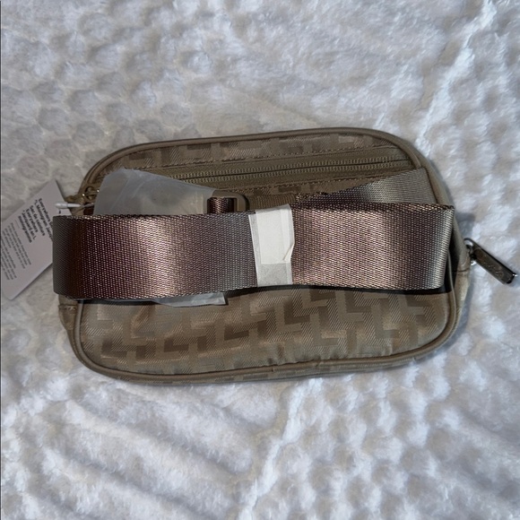 🆕 LULULEMON Everywhere Belt Bag 1L L Monogram Metallic Jacquard Sheer Oak NWT - Picture 9 of 16